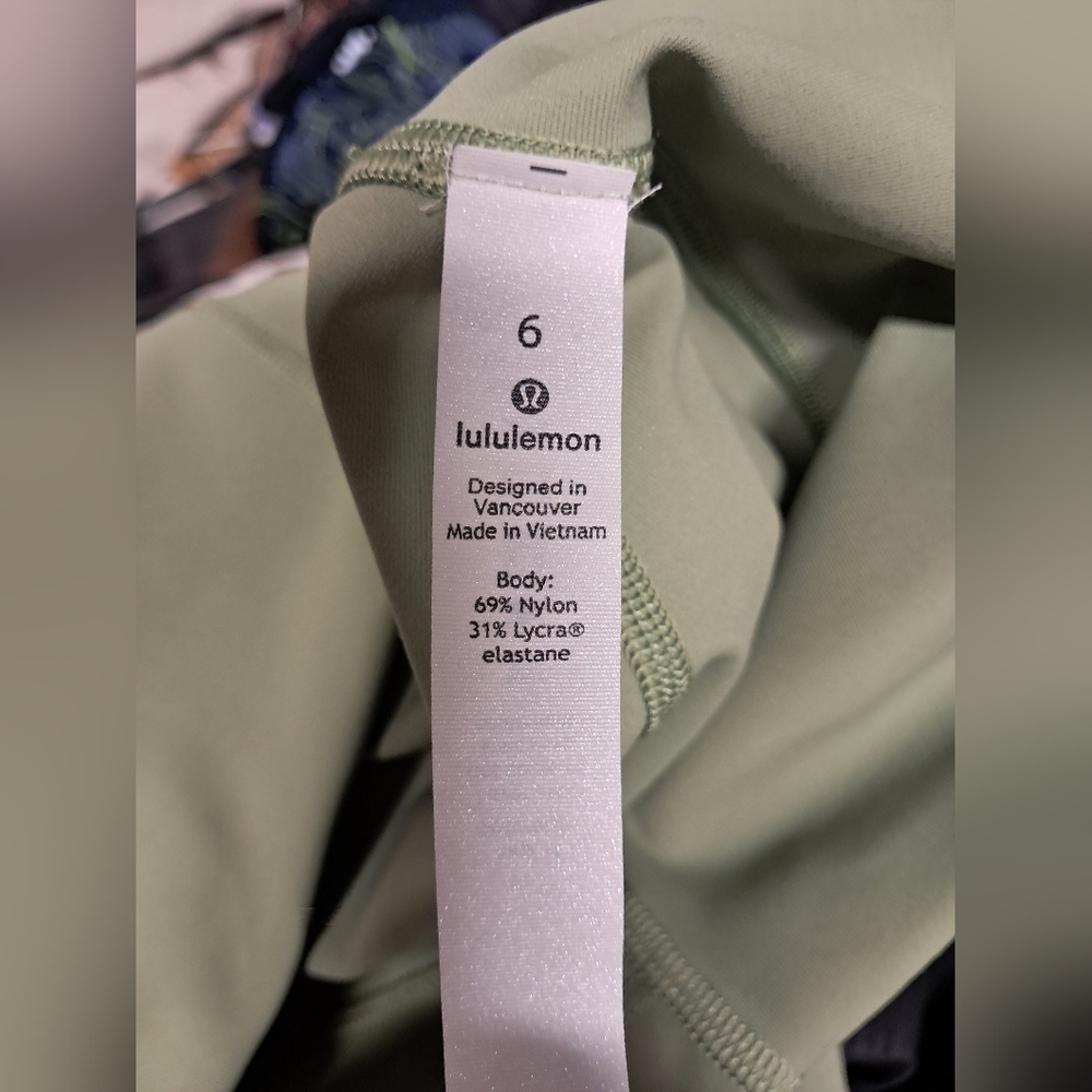 Lululemon Leggings Size 6 - Picture 3 of 3